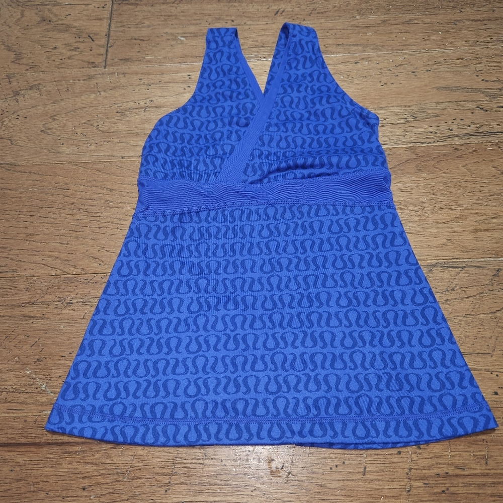 Lululemon Tank Top Blue Mesh Workout Back Pocket Stretch Top Size (4)